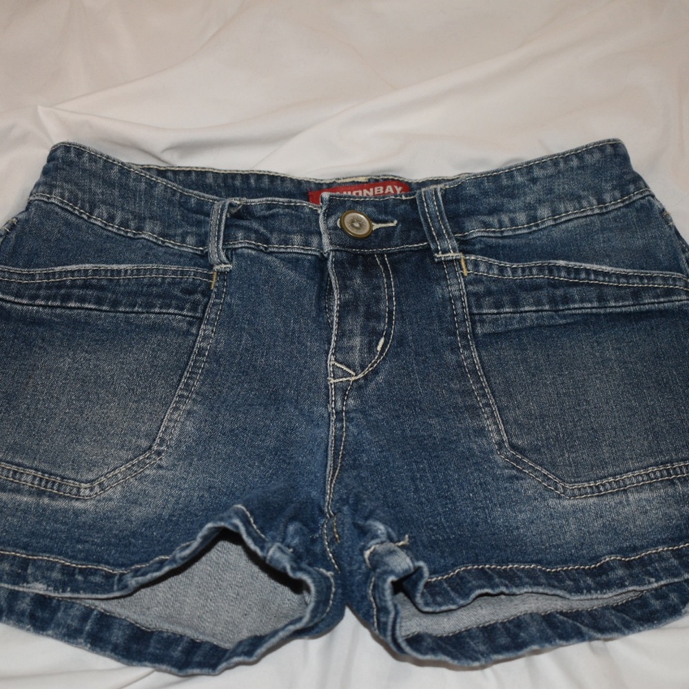 Jean shorts buttoned back pockets